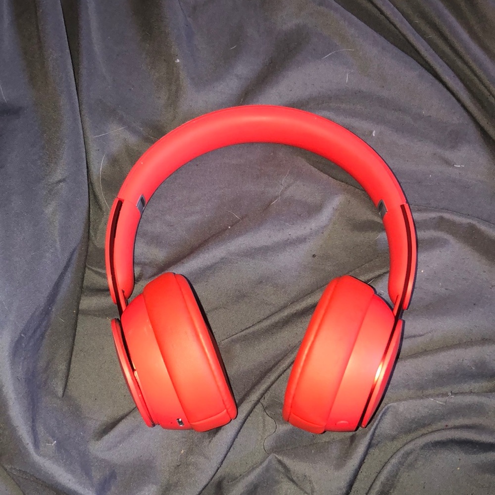 beats solo pros (used) with noise cancellation and transparency hearing